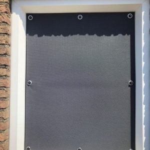 Screendoek – Maatwerk – Afgewerkte rand en zuignappen